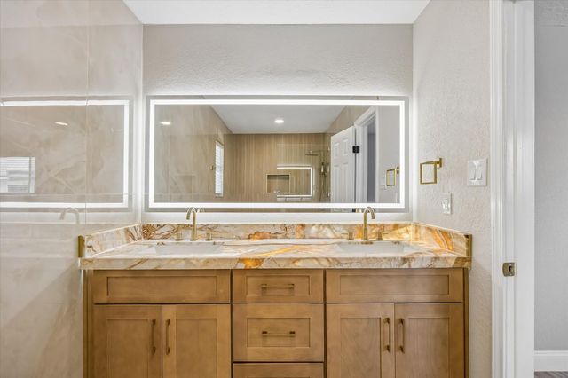 11027 Sagehill Drive, Houston, TX 77089