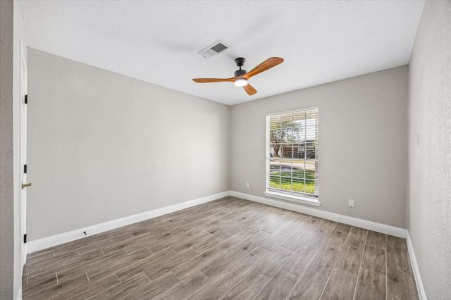 11027 Sagehill Drive, Houston, TX 77089