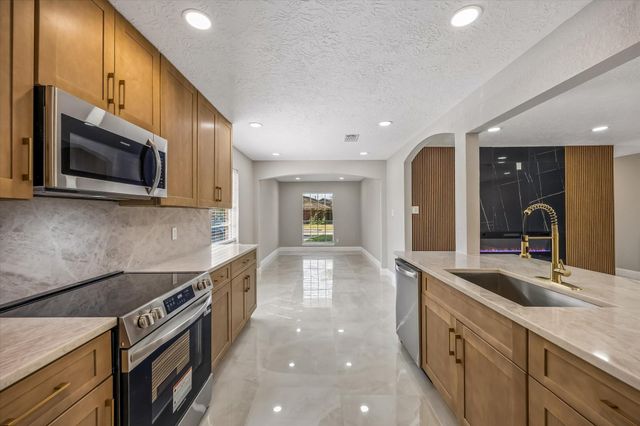 11027 Sagehill Drive, Houston, TX 77089