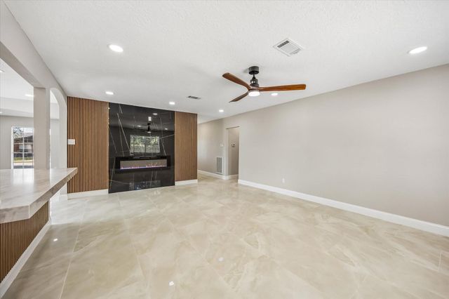 11027 Sagehill Drive, Houston, TX 77089