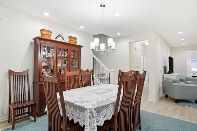 6393 Callaway Square E, New Albany, OH 43054