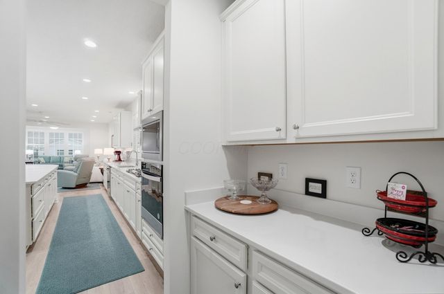 6393 Callaway Square E, New Albany, OH 43054