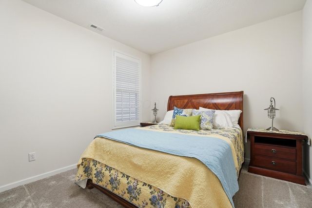 6393 Callaway Square E, New Albany, OH 43054