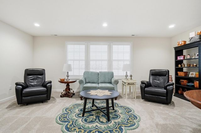 6393 Callaway Square E, New Albany, OH 43054
