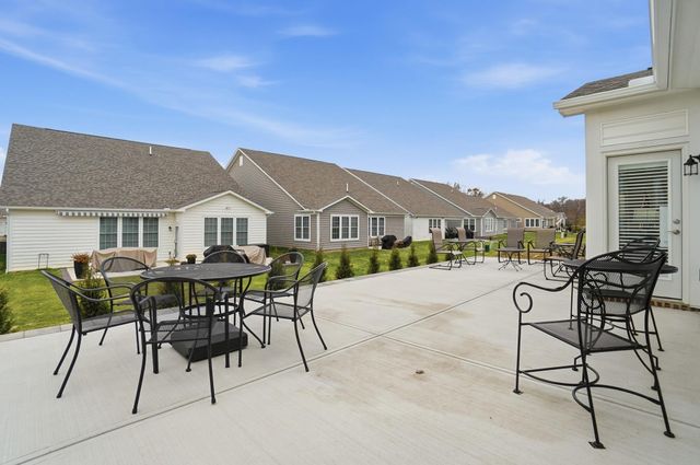 6393 Callaway Square E, New Albany, OH 43054