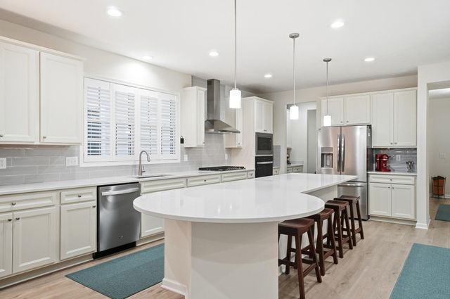 6393 Callaway Square E, New Albany, OH 43054
