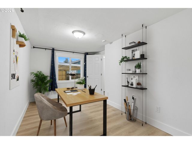 11514 Se ALDER St, Portland, OR 97216