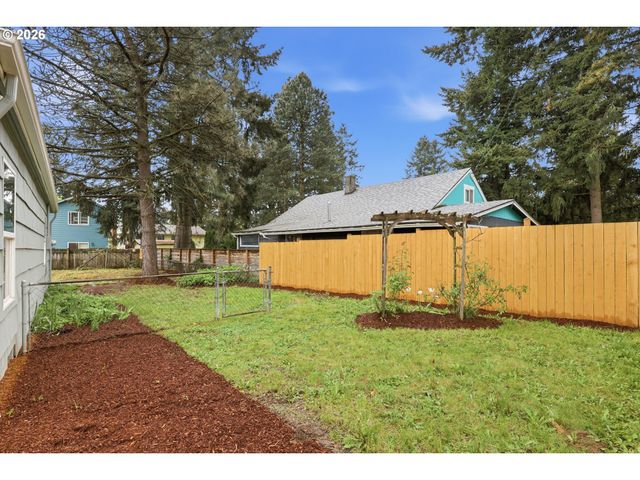 11514 Se ALDER St, Portland, OR 97216