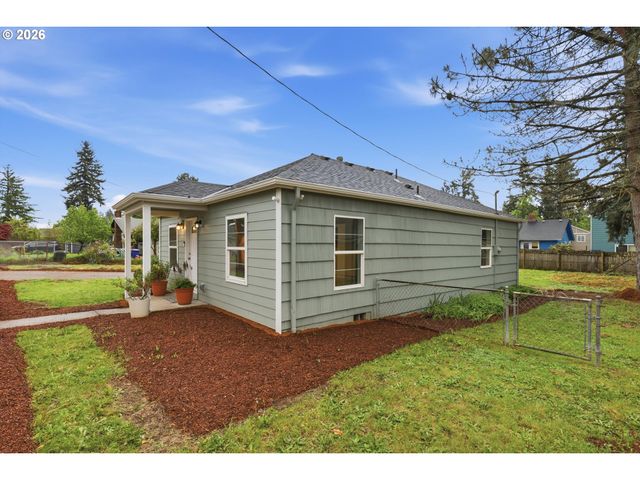 11514 Se ALDER St, Portland, OR 97216