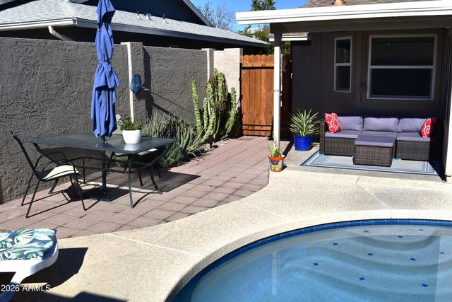 10729 W BELMONT Avenue, Glendale, AZ 85307