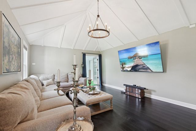 60 Ridge Road, Barrington Hills, IL 60010