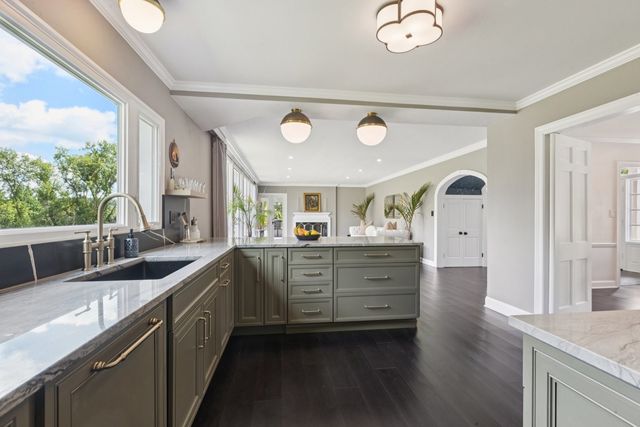 60 Ridge Road, Barrington Hills, IL 60010