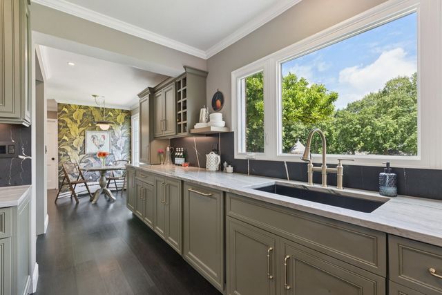 60 Ridge Road, Barrington Hills, IL 60010