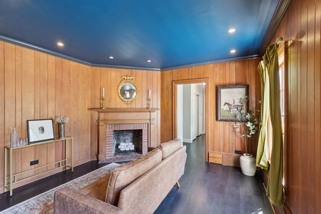 60 Ridge Road, Barrington Hills, IL 60010