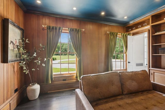 60 Ridge Road, Barrington Hills, IL 60010