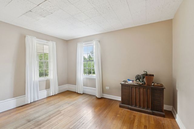 60 Ridge Road, Barrington Hills, IL 60010