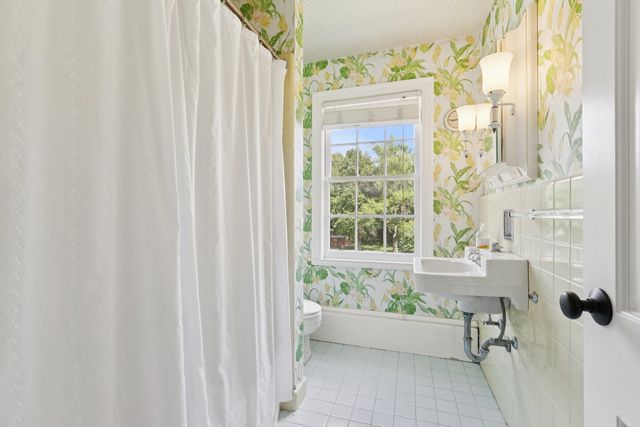 60 Ridge Road, Barrington Hills, IL 60010