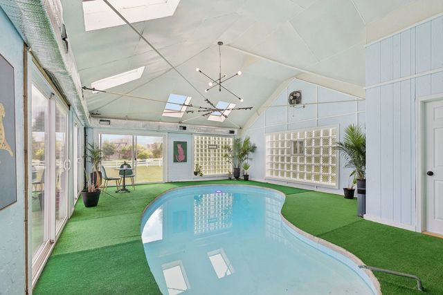 60 Ridge Road, Barrington Hills, IL 60010