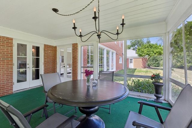 60 Ridge Road, Barrington Hills, IL 60010