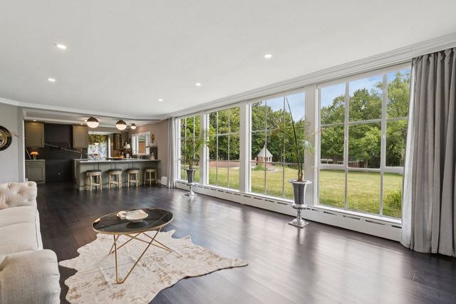 60 Ridge Road, Barrington Hills, IL 60010