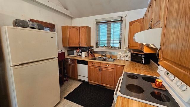 787 Vermont Route 30, Newfane, VT 05345