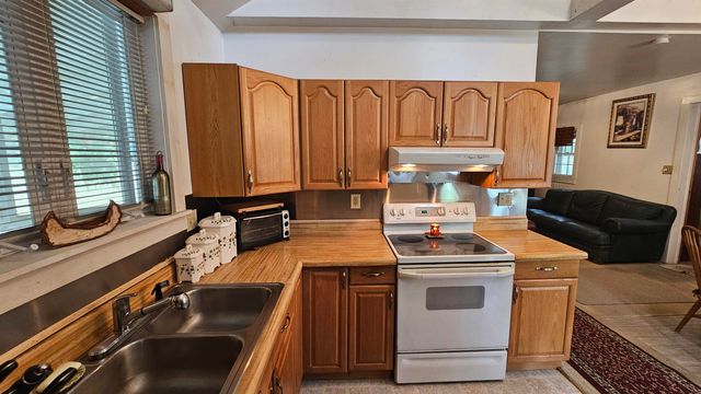 787 Vermont Route 30, Newfane, VT 05345