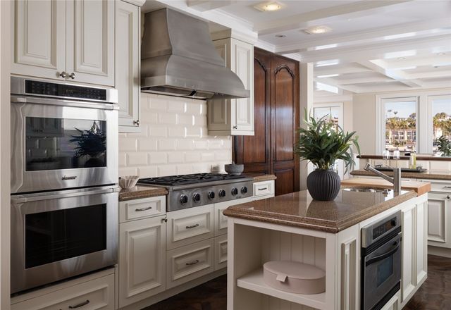 600 Via Lido Nord, Newport Beach, CA 92663