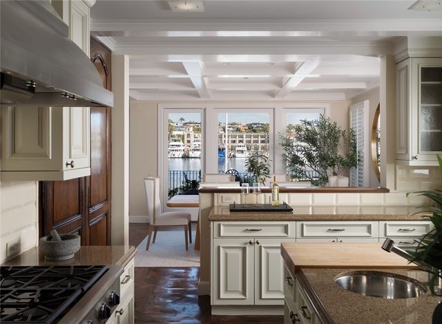 600 Via Lido Nord, Newport Beach, CA 92663