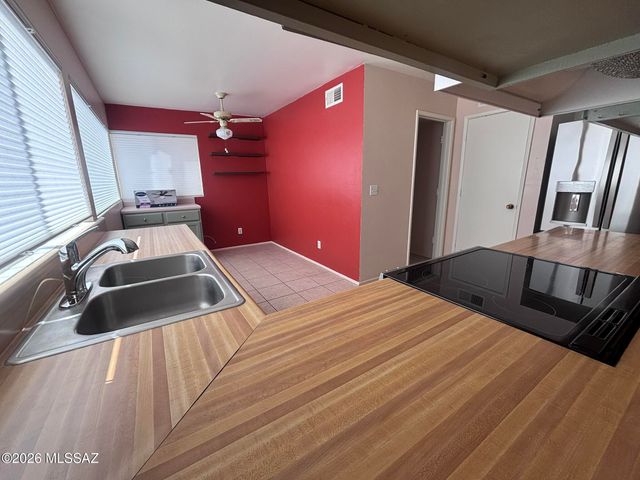 9042 E 5th Street, Tucson, AZ 85710