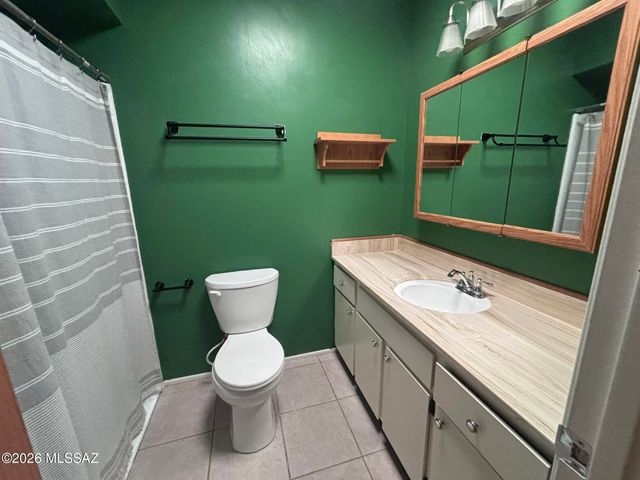 9042 E 5th Street, Tucson, AZ 85710