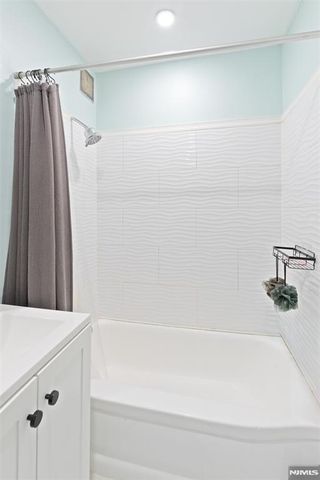 25 Grand Avenue 1E, Hackensack, NJ 07601