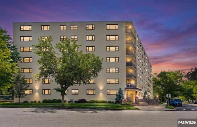 25 Grand Avenue 1E, Hackensack, NJ 07601