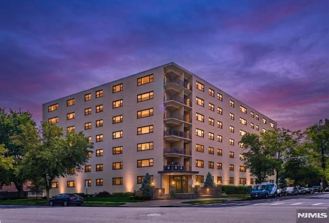 25 Grand Avenue 1E, Hackensack, NJ 07601
