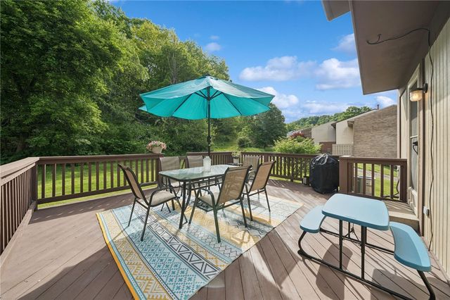 210 Timber Dr, Trafford, PA 15085