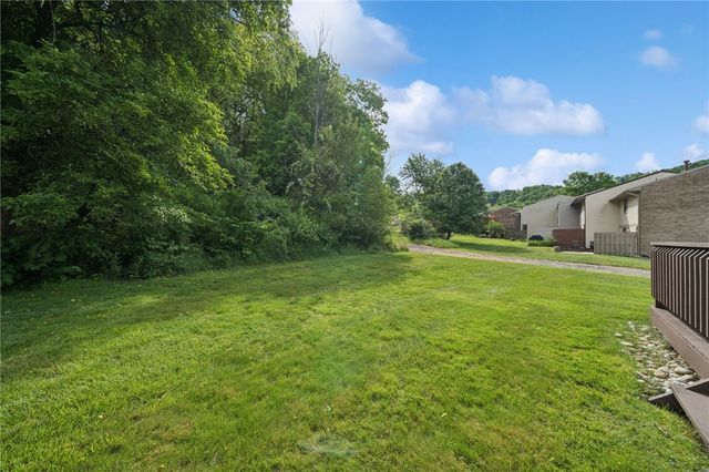 210 Timber Dr, Trafford, PA 15085
