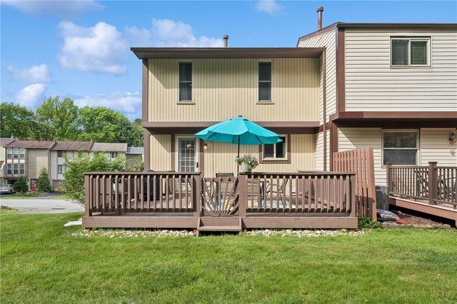 210 Timber Dr, Trafford, PA 15085