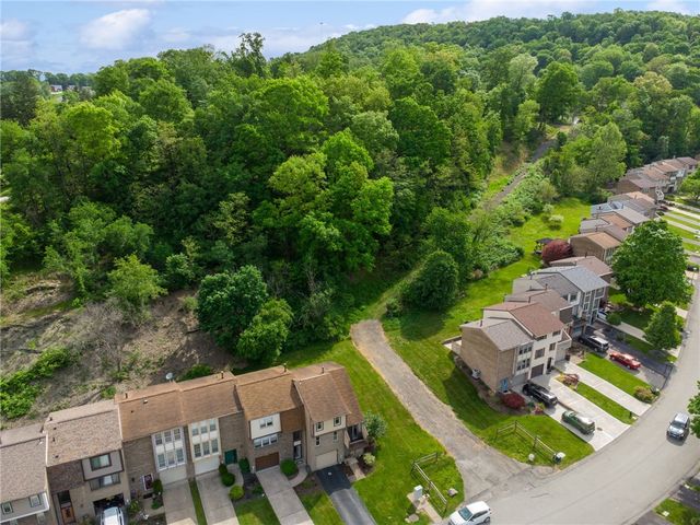 210 Timber Dr, Trafford, PA 15085