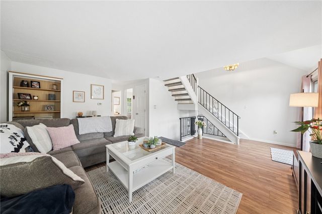 210 Timber Dr, Trafford, PA 15085