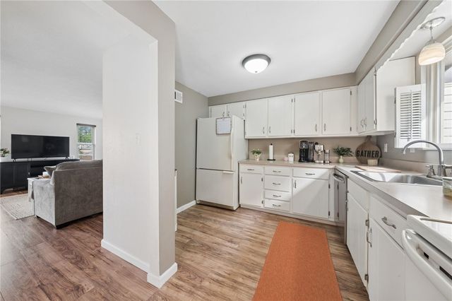 210 Timber Dr, Trafford, PA 15085