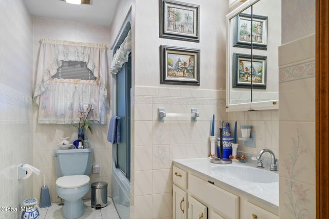 225 Long Meadow Lane, Rotterdam, NY 12306