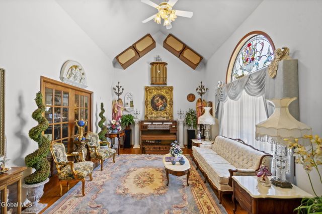 225 Long Meadow Lane, Rotterdam, NY 12306