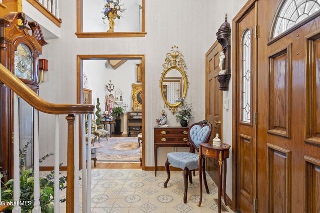 225 Long Meadow Lane, Rotterdam, NY 12306