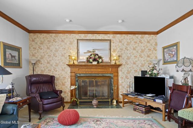 225 Long Meadow Lane, Rotterdam, NY 12306