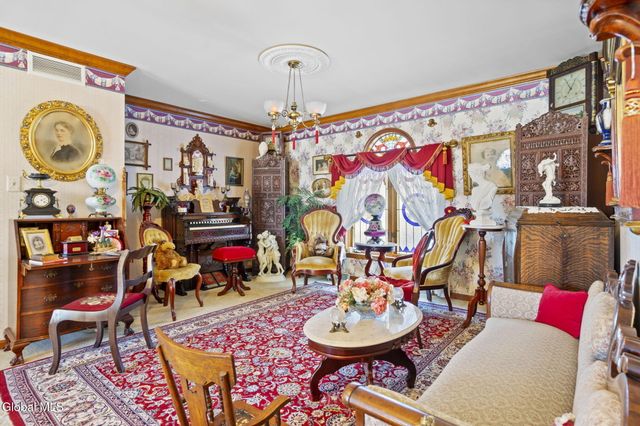 225 Long Meadow Lane, Rotterdam, NY 12306