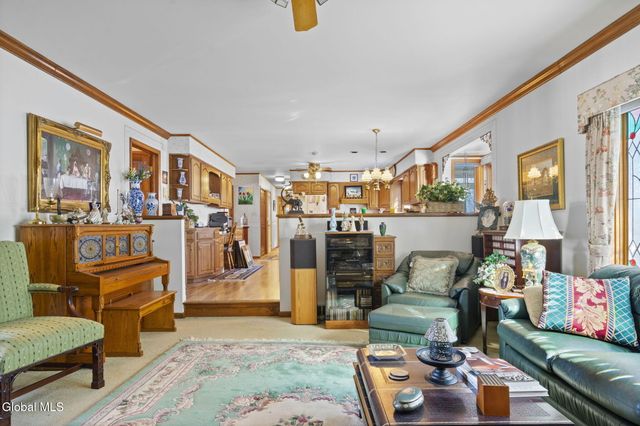 225 Long Meadow Lane, Rotterdam, NY 12306