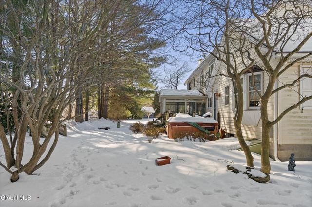 225 Long Meadow Lane, Rotterdam, NY 12306