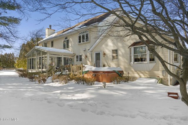 225 Long Meadow Lane, Rotterdam, NY 12306