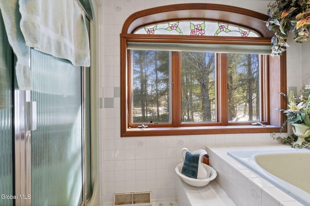 225 Long Meadow Lane, Rotterdam, NY 12306