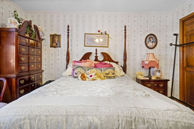 225 Long Meadow Lane, Rotterdam, NY 12306