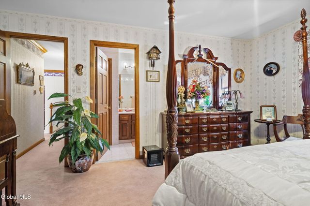 225 Long Meadow Lane, Rotterdam, NY 12306